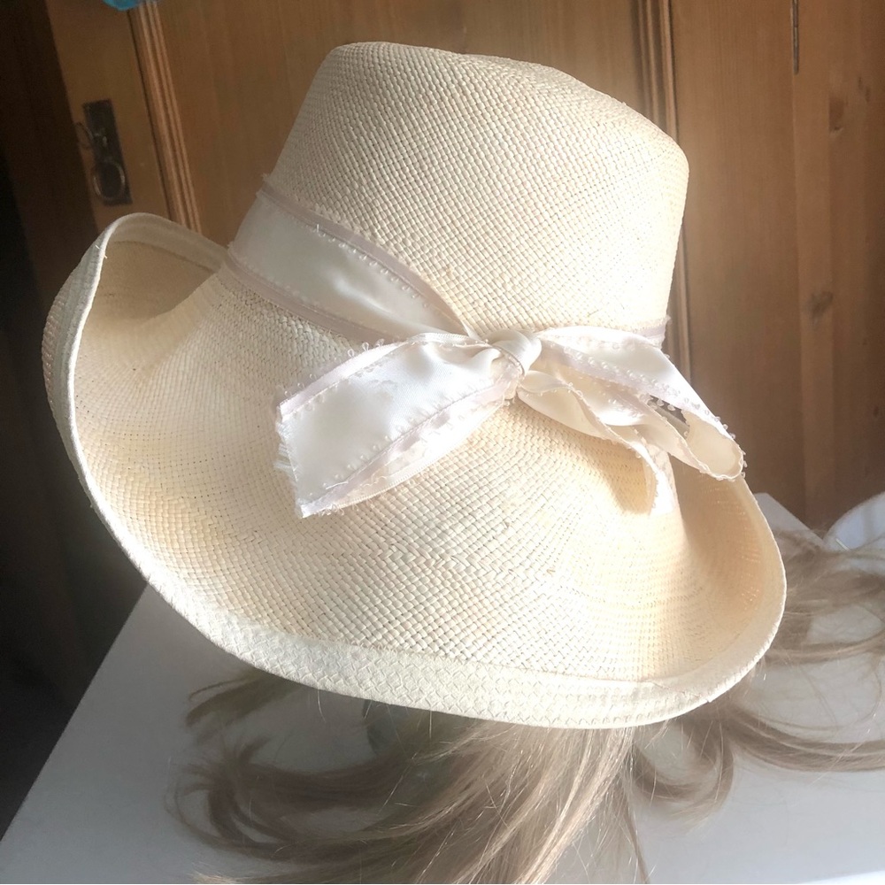 SOLD Vintage Barabara Allen custom raffia hat w detachable flower ornament - Picture 3 of 11